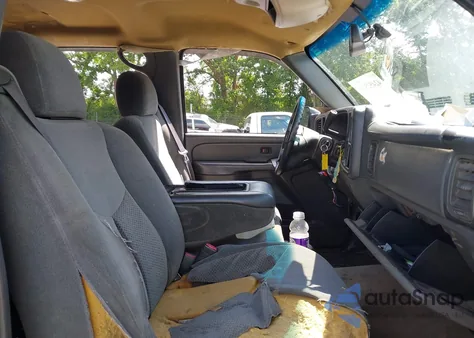 2004 Chevrolet Silverado C2500 Heavy Duty from USA, damaged, VIN 1GCHC23U74F187387